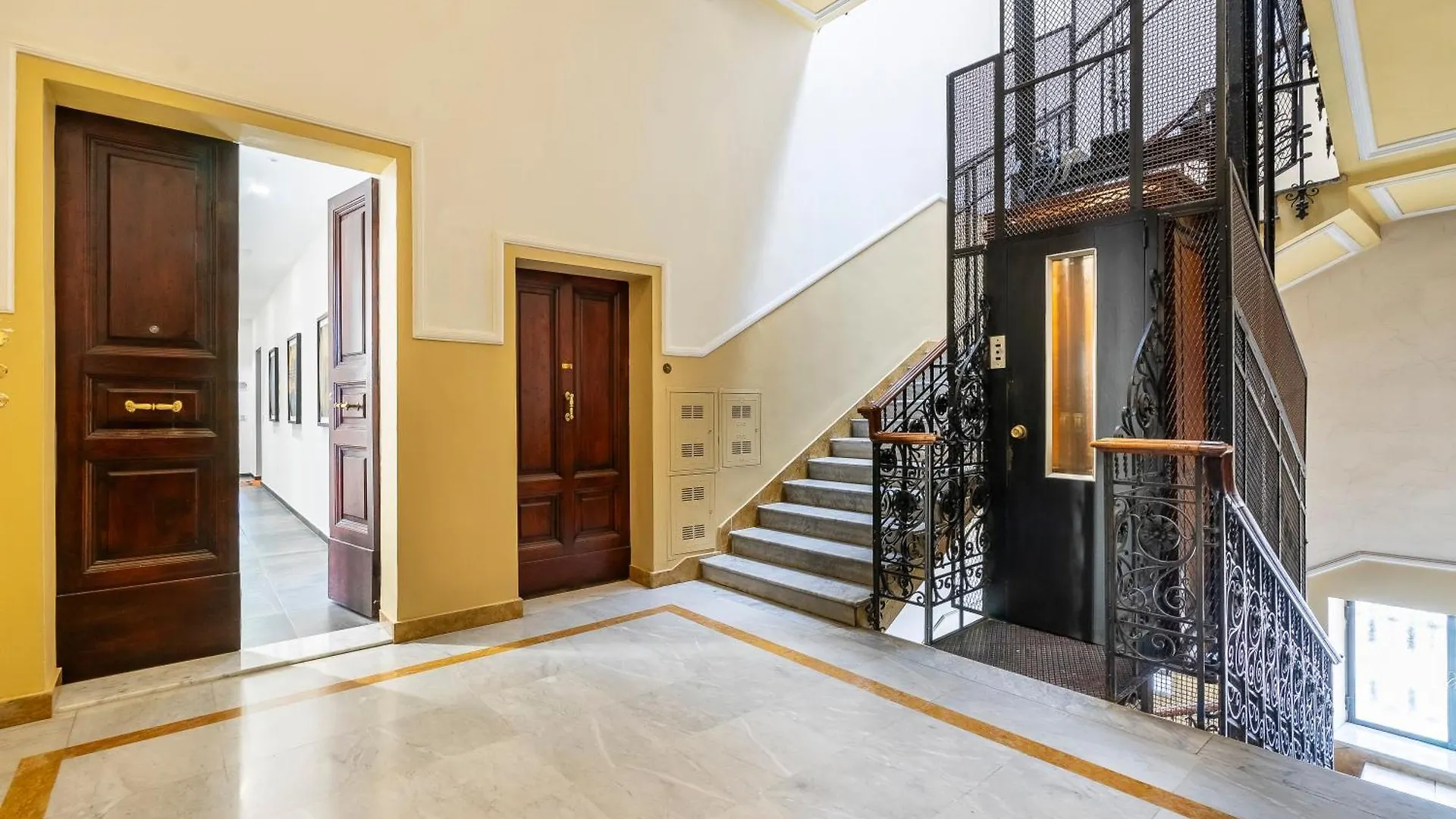 San Marco Black Appartamento Luxury Con Terrazzo E Parcheggio Su Richiesta Florens Italien