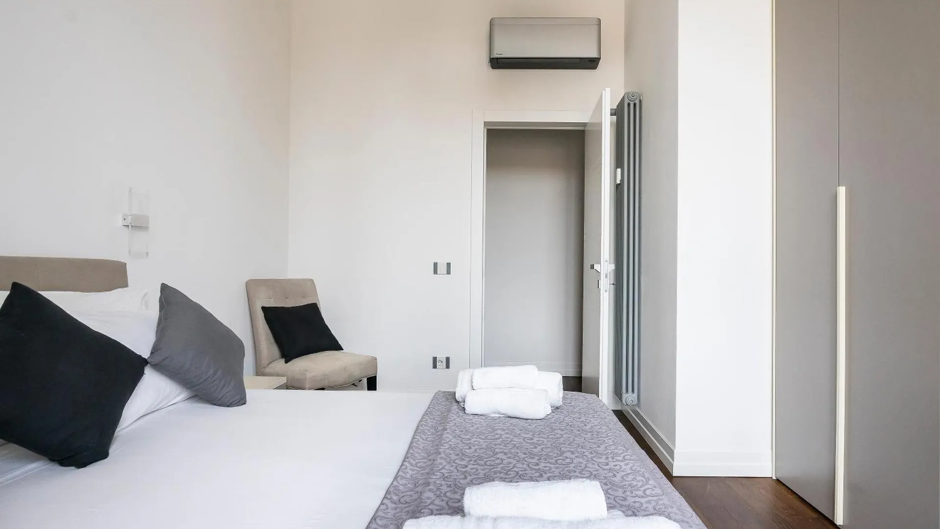 San Marco Black Appartamento Luxury Con Terrazzo E Parcheggio Su Richiesta Florens 0*,  Italien